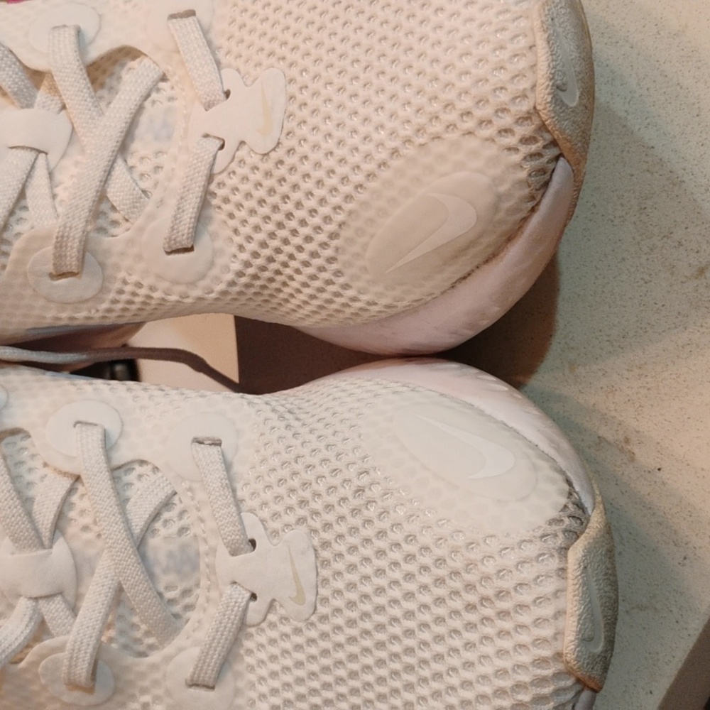 Nike Women's White and Pink Running Shoes - Picture 10 of 10